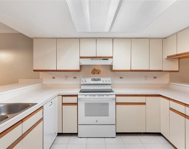 2651 Michael Place - Photo Thumbnail 3
