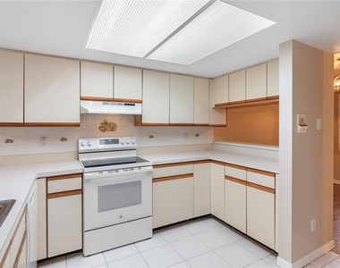 2651 Michael Place - Photo Thumbnail 4
