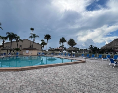 4900 Brittany Drive S - Photo Thumbnail 5