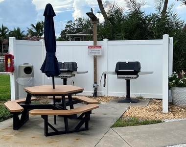 4900 Brittany Drive S - Photo Thumbnail 3