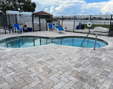 4900 Brittany Drive S - Photo Thumbnail 8