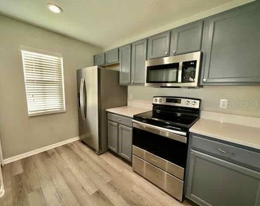 6335 Maisie Road - Photo Thumbnail 8