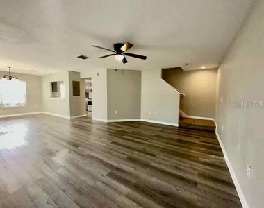 6335 Maisie Road - Photo Thumbnail 3
