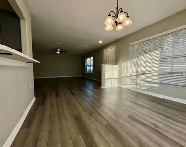 6335 Maisie Road - Photo Thumbnail 5