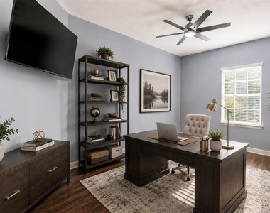 439 Chelsea Avenue - Photo Thumbnail 10