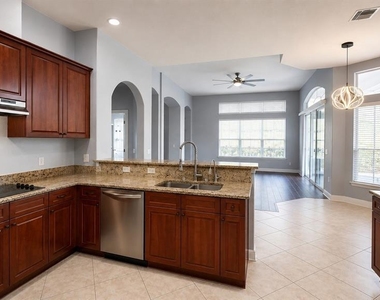 439 Chelsea Avenue - Photo Thumbnail 20