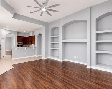 439 Chelsea Avenue - Photo Thumbnail 16