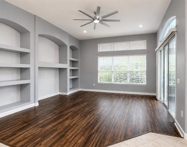 439 Chelsea Avenue - Photo Thumbnail 15