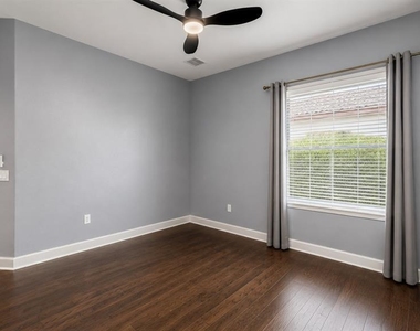 439 Chelsea Avenue - Photo Thumbnail 46