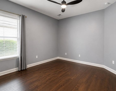 439 Chelsea Avenue - Photo Thumbnail 52