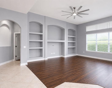 439 Chelsea Avenue - Photo Thumbnail 17