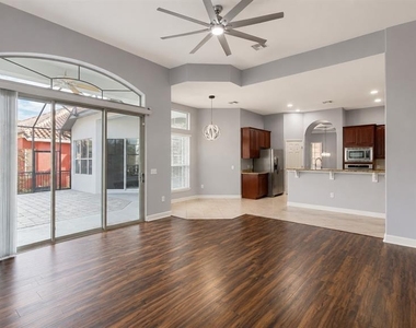 439 Chelsea Avenue - Photo Thumbnail 18