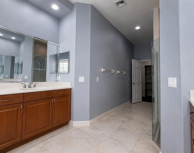 439 Chelsea Avenue - Photo Thumbnail 40