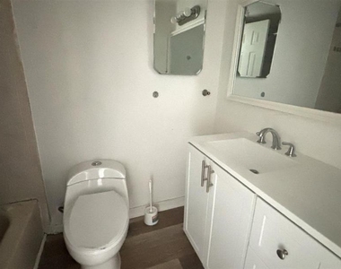 860 Sky Lake Circle - Photo Thumbnail 13