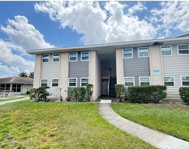 860 Sky Lake Circle - Photo Thumbnail 1