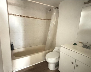 860 Sky Lake Circle - Photo Thumbnail 18