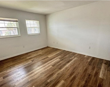 860 Sky Lake Circle - Photo Thumbnail 20