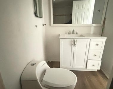 860 Sky Lake Circle - Photo Thumbnail 14