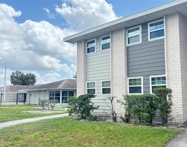 860 Sky Lake Circle - Photo Thumbnail 2