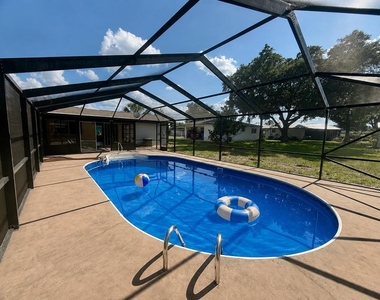 131 Sparrow Avenue - Photo Thumbnail 3