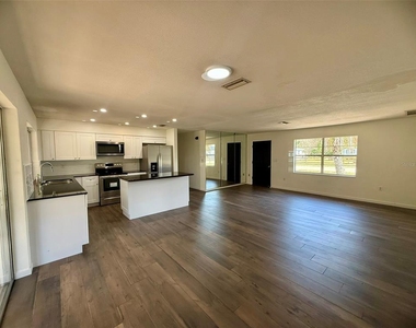 131 Sparrow Avenue - Photo Thumbnail 5