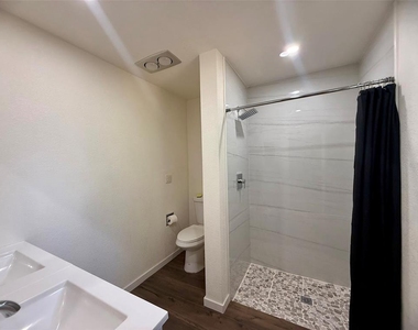 131 Sparrow Avenue - Photo Thumbnail 18