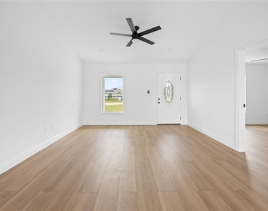 13081 Sw 107th Street - Photo Thumbnail 8