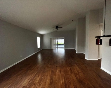 2620 Regency Oak Lane - Photo Thumbnail 9