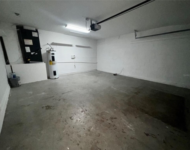 2620 Regency Oak Lane - Photo Thumbnail 31
