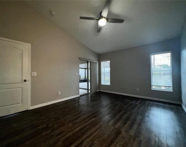 2620 Regency Oak Lane - Photo Thumbnail 16