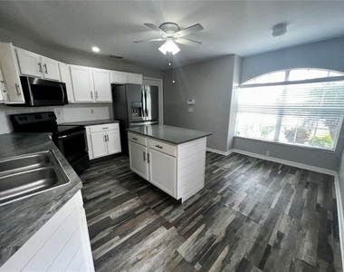 2620 Regency Oak Lane - Photo Thumbnail 2