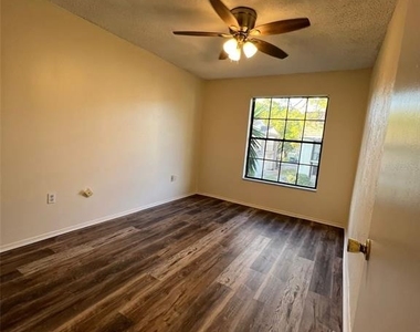 6043 Village Circle - Photo Thumbnail 8