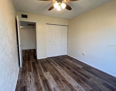 6043 Village Circle - Photo Thumbnail 5
