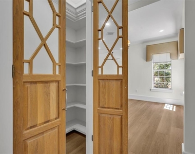 4230 Lower Park Road - Photo Thumbnail 16