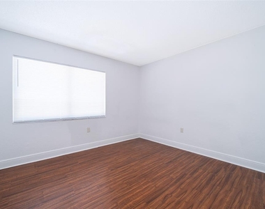 4779 S Texas Avenue - Photo Thumbnail 14