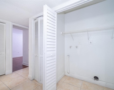 4779 S Texas Avenue - Photo Thumbnail 3