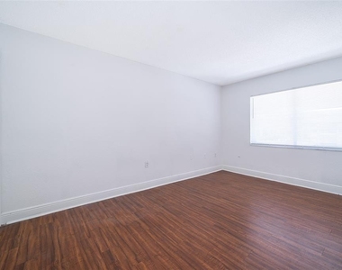 4779 S Texas Avenue - Photo Thumbnail 15
