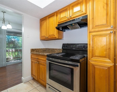 4779 S Texas Avenue - Photo Thumbnail 5