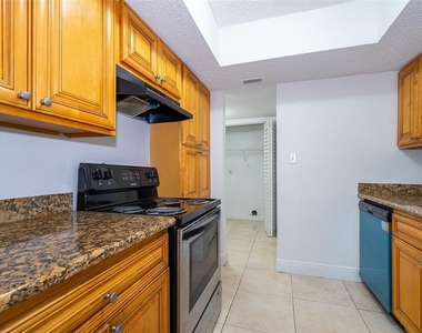 4779 S Texas Avenue - Photo Thumbnail 6