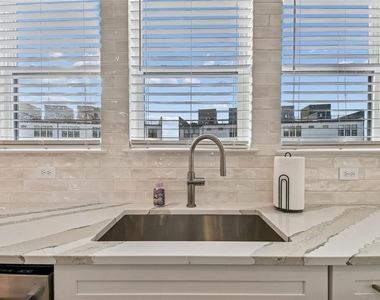 2332 Brix Streets - Photo Thumbnail 13