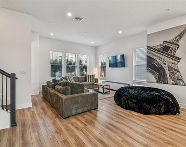 2332 Brix Streets - Photo Thumbnail 16