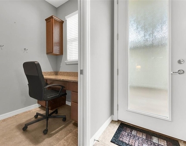 7254 Duxbury Ln - Photo Thumbnail 14