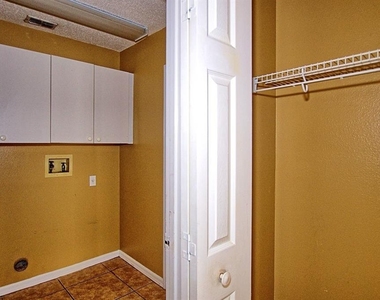 4335 Creekside Boulevard - Photo Thumbnail 18