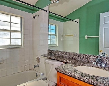 4335 Creekside Boulevard - Photo Thumbnail 16