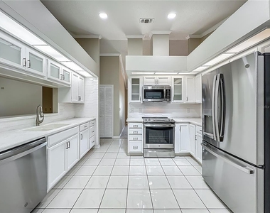 1843 Shadyhill Terrace - Photo Thumbnail 17