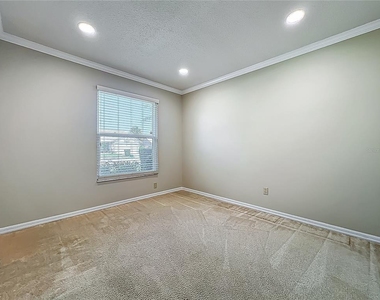 1843 Shadyhill Terrace - Photo Thumbnail 28
