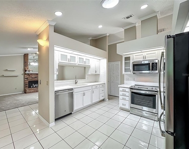 1843 Shadyhill Terrace - Photo Thumbnail 16