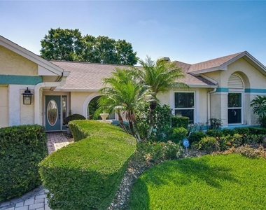 1843 Shadyhill Terrace - Photo Thumbnail 3