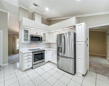 1843 Shadyhill Terrace - Photo Thumbnail 18