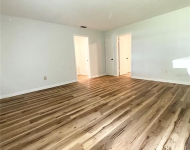 1016 Alba Drive - Photo Thumbnail 7